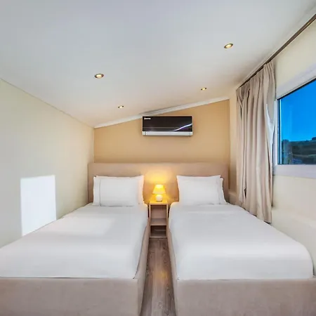 Sunny Tria * Hanioti