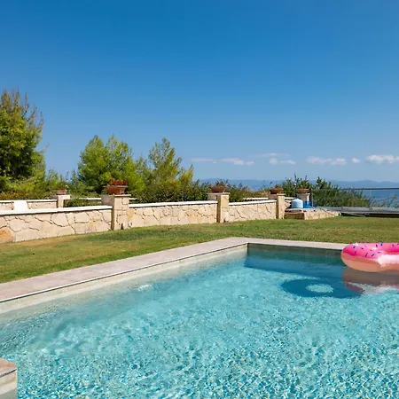 Villa Sunny Tria *