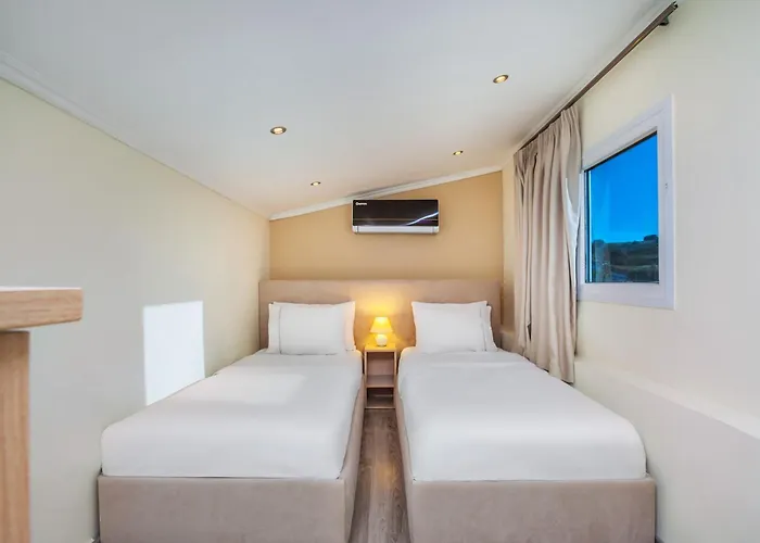 Sunny Tria * Hanioti